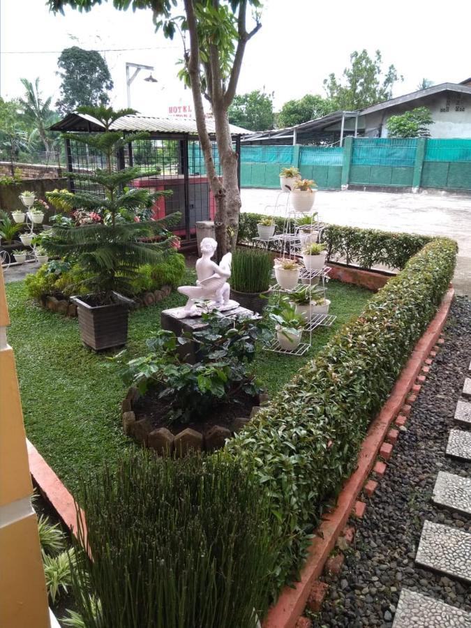 Hotel Nayora Prabumulih Perabumulih Buitenkant foto