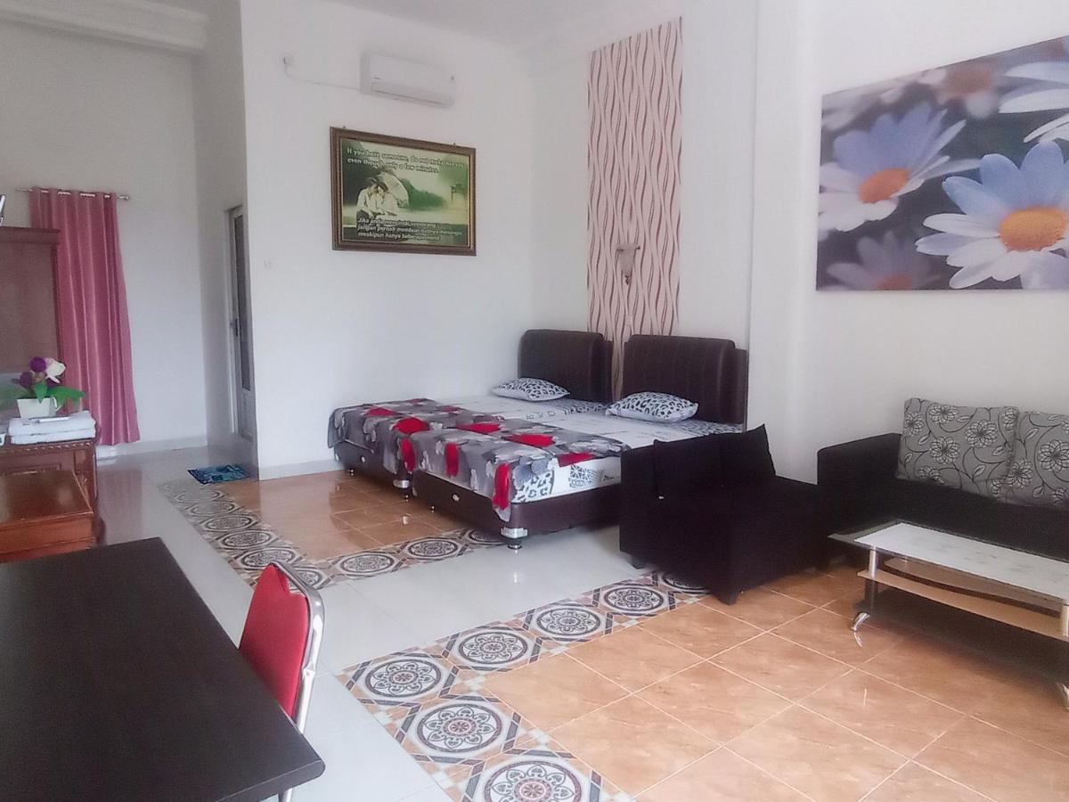 Hotel Nayora Prabumulih Perabumulih Buitenkant foto