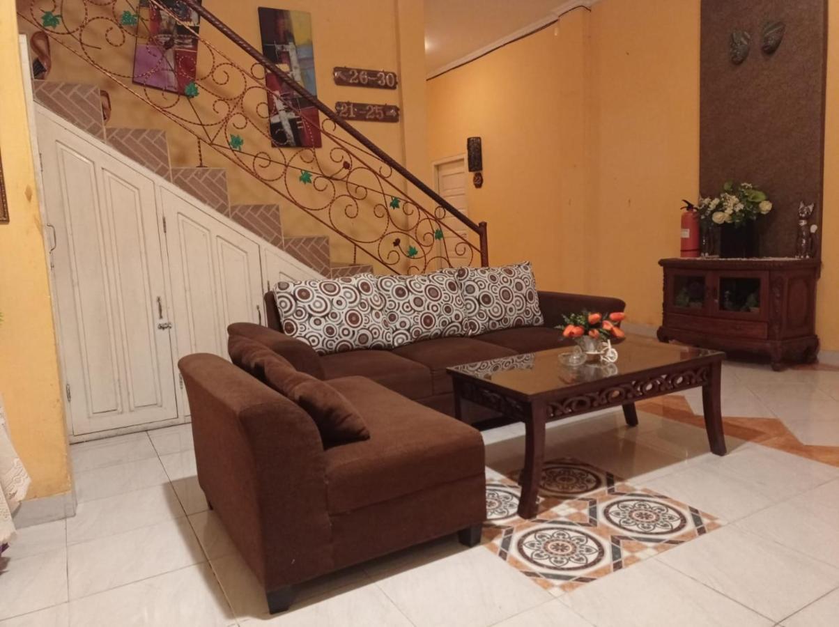 Hotel Nayora Prabumulih Perabumulih Buitenkant foto